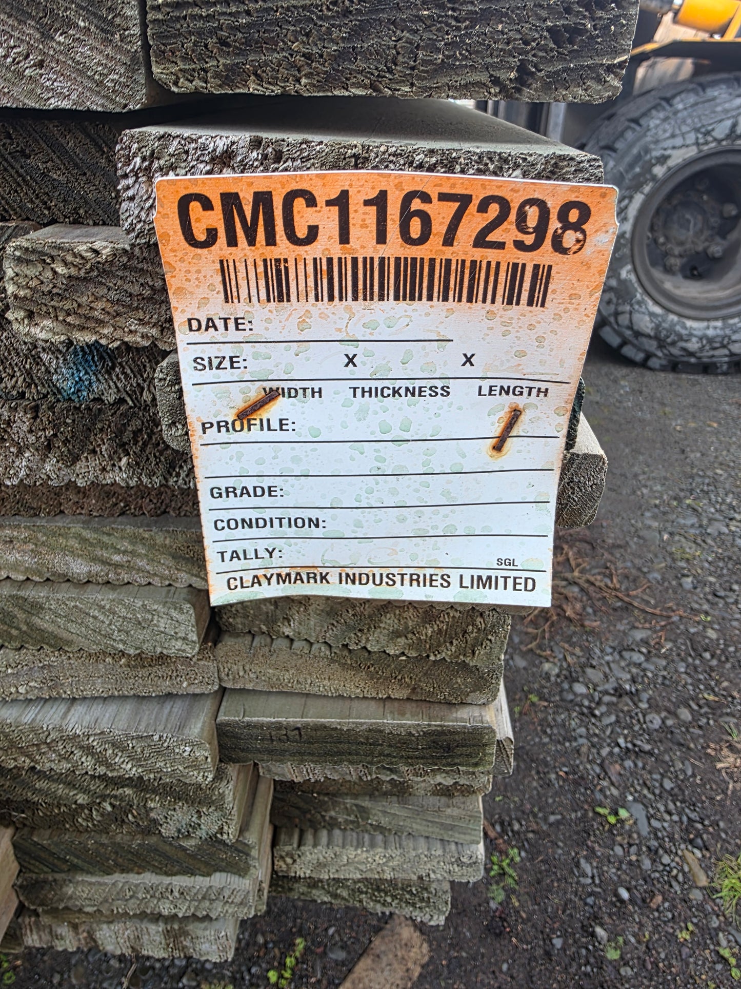 90x19 Merch Grade Decking Griptread 1122LM (Dated Stock)
