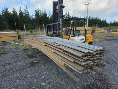 90x19 Merch Grade Decking Griptread 1100LM (Dated Stock)