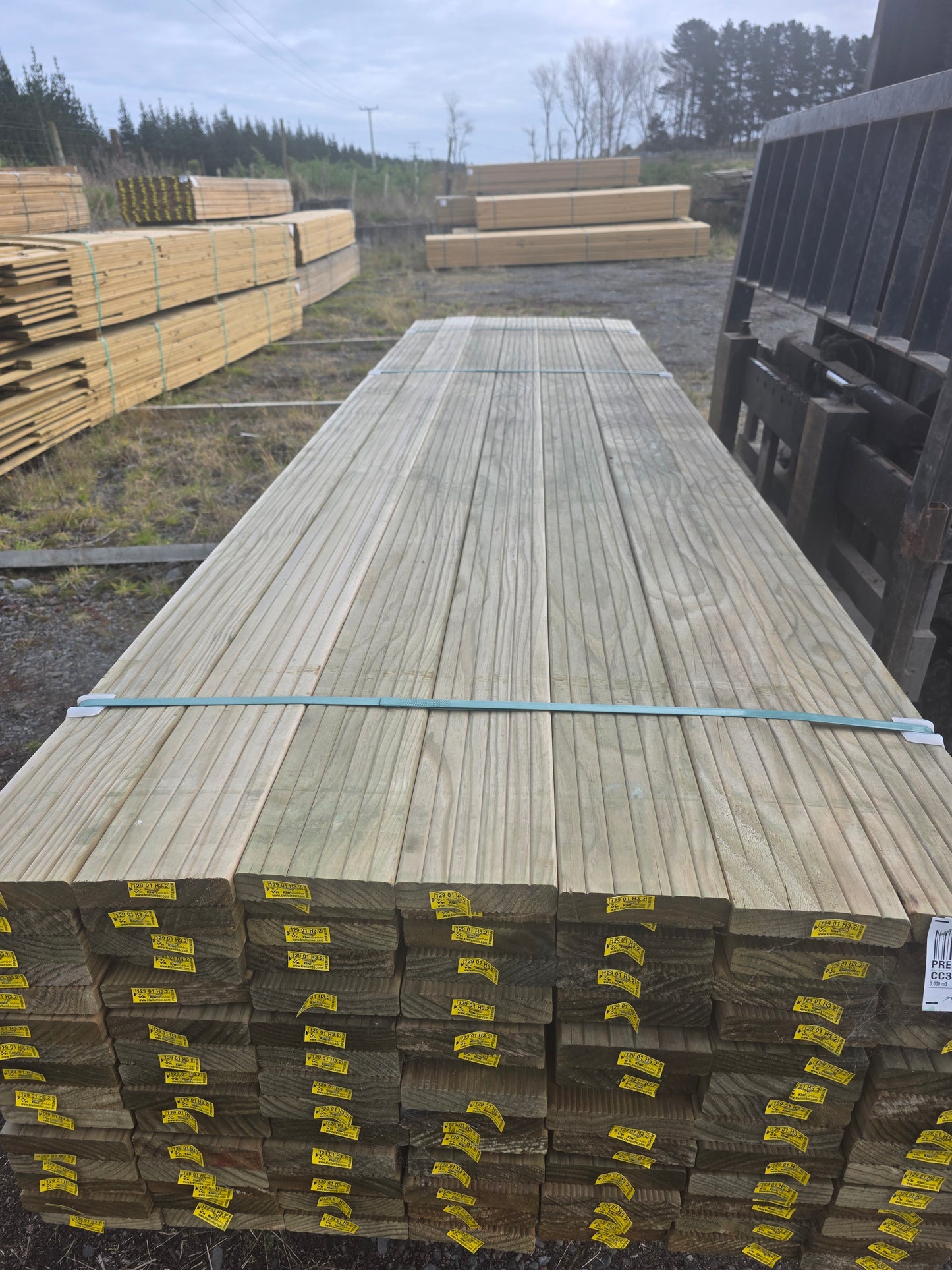 140x32 H3.2 Premium Griptread Decking 105x 3.6m