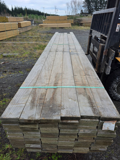 140x32 Merch Grade Decking Smooth 432.0LM (Dated Stock)