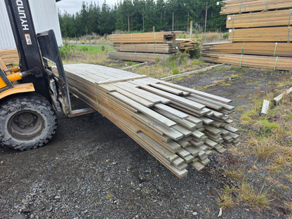 90x19 Merch Grade Decking Griptread 1122LM (Dated Stock)