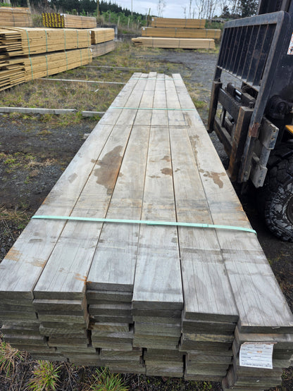 140x32 Merch Grade Decking Smooth 405.0LM (Dated Stock)
