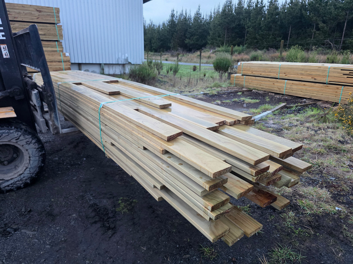 140x32 H3 Smooth Decking "Seconds" 471.6m #DPA119856