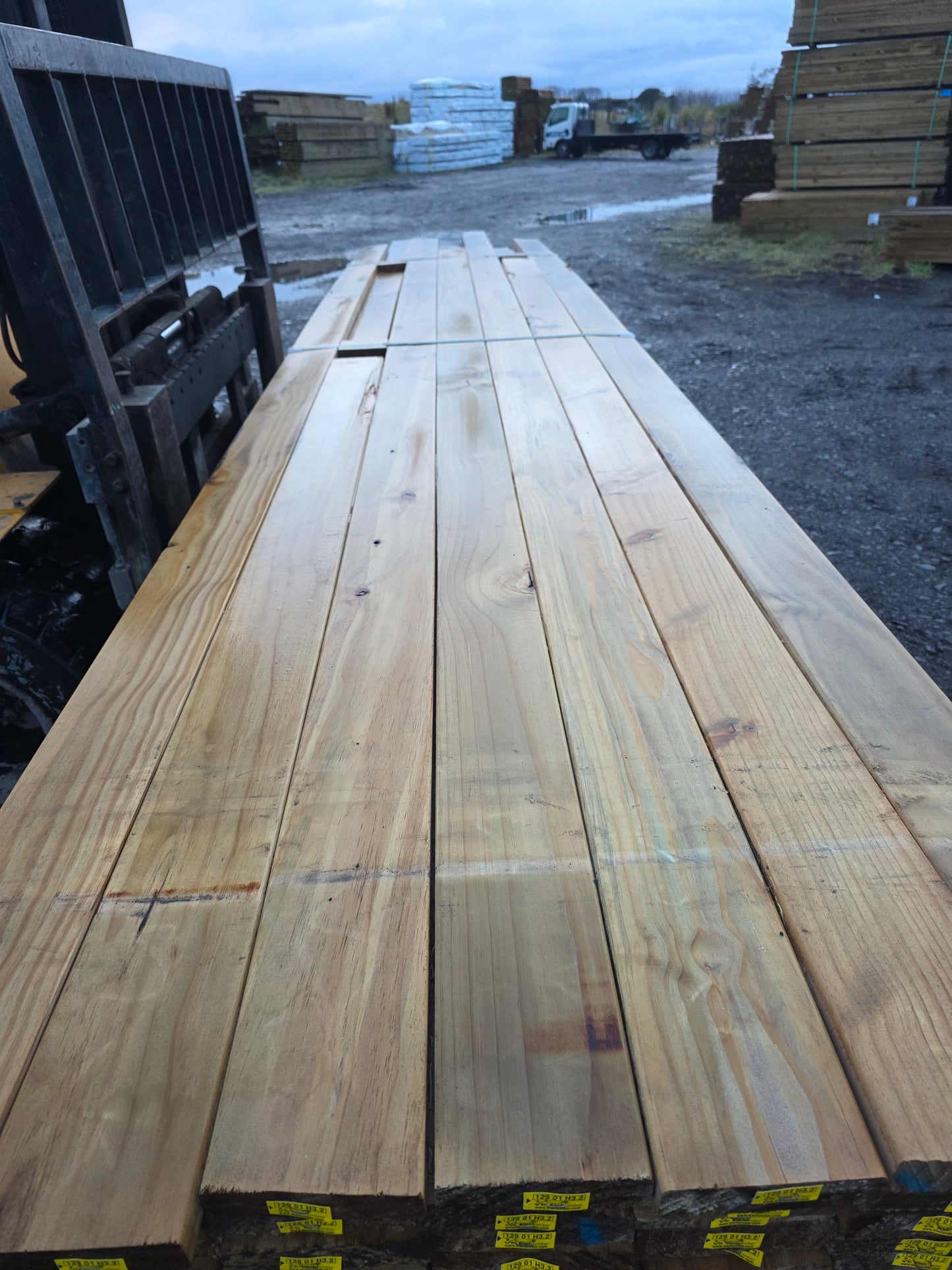 140x32 H3 Smooth Decking "Seconds" 499.8m #DPA113878