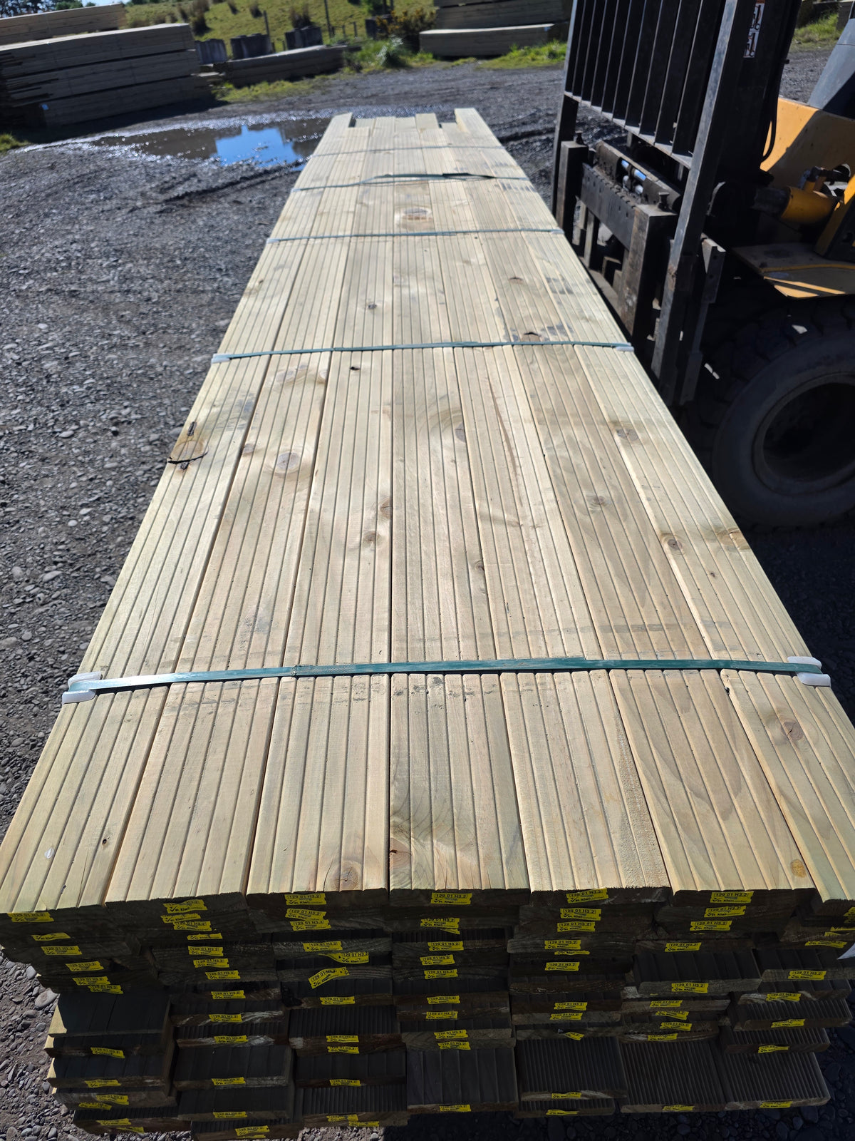 140x32 H3.2 TW Downgrade Griptread Decking 527.7LM #GPA061589
