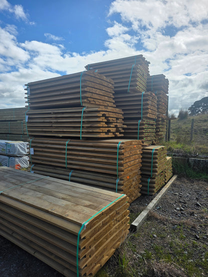 150x50 (140x42) Merch H4 MCA Edged Half Round Rails 78 x 1.8m