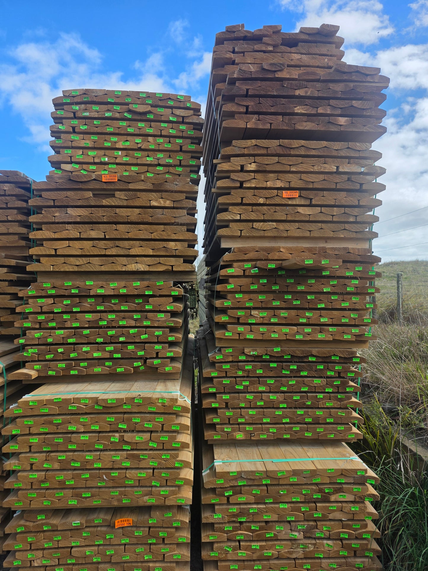 150x50 (140x42) Merch H4 MCA Edged Half Round Rails 78 x 1.8m