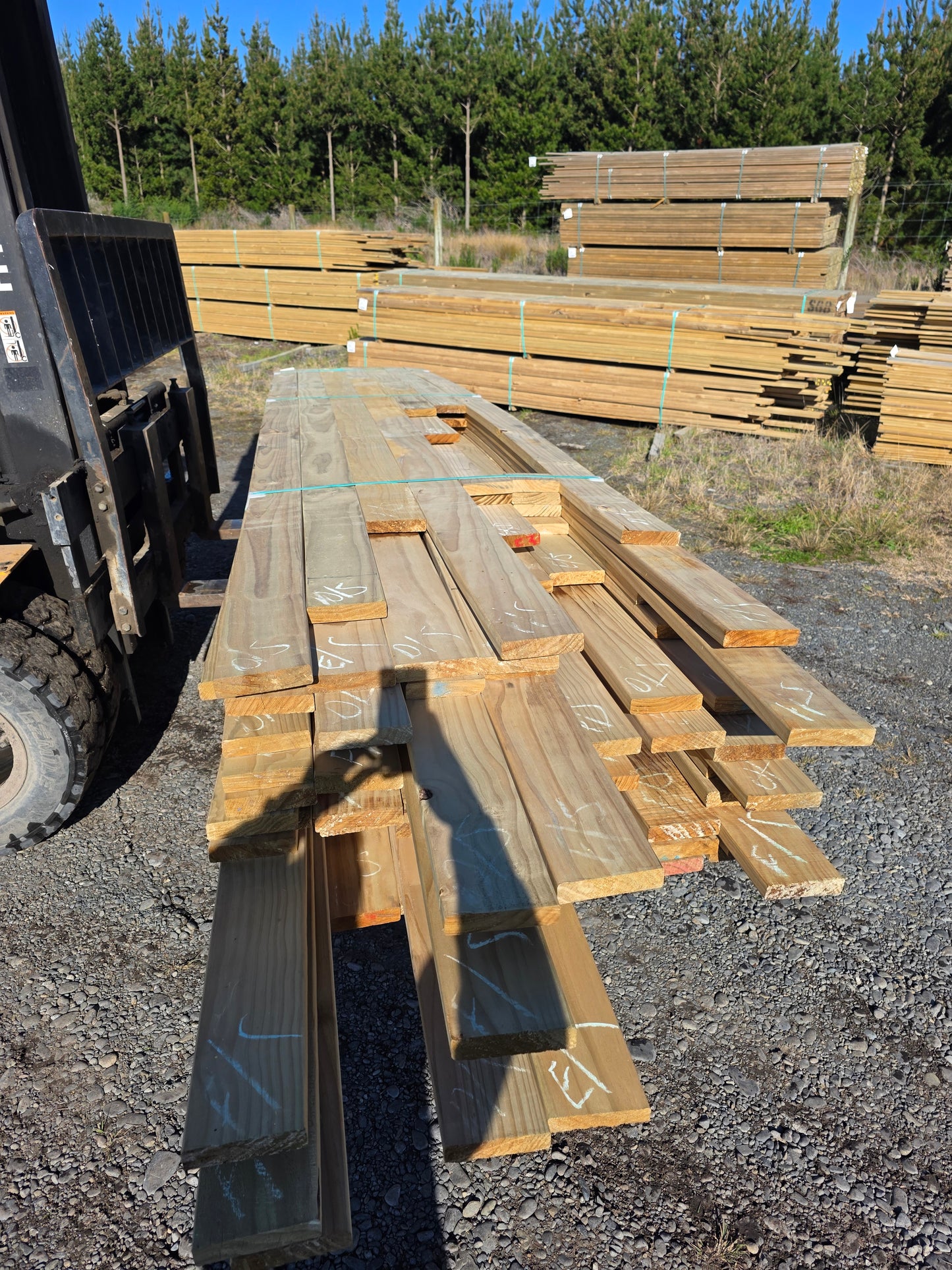 140x32 H3 Smooth Decking "Seconds" 484.5m